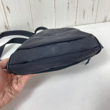 【OneSize ブラック系】 Arcteryx ( アークテリクス ) マカ 1 Maka 1 生産終了モデル 入手困難 ナイロン バッグ ストレージ サコッシュポーチ z00058664  サコッシュポーチ バッグ ストレージ