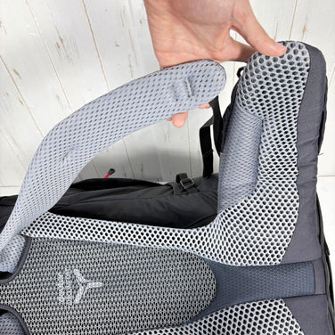 【OneSize ブラック系】 Deuter ( ドイター ) フューチュラ プロ 40 Futura Pro 40 ナイロン バッグ ストレージ バックパック 容量【30L～54L】 z00055114  容量【30L～54L】 バックパック バッグ ストレージ