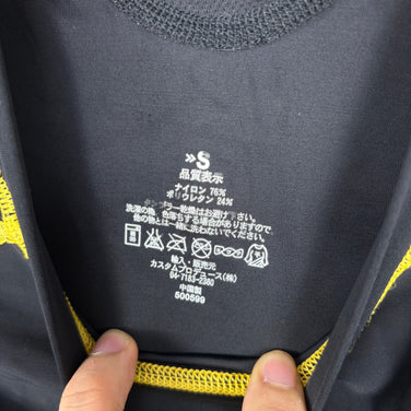 【Men's S ブラック系】 Skins ( スキンズ ) ショートスリーブ トップ シャツ Short Sleeve Top Shirt ナイロン ウェア トップス インナー シャツ ショートスリーブTシャツ クルーネック 化繊 z00059122  化繊 ショ