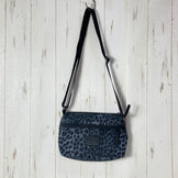 【Unisex OneSize ブラック系】 Gregory ( グレゴリー ) エンベロップ ショルダー Envelope Shoulder ダークレオパード ポリエステル バッグ ストレージ サコッシュポーチ z00061361 ダークレオパード サコッシュポーチ バッグ ス