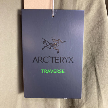 男款32码，绿色：Arcteryx Sabreo长裤，Taan Forest。已停产，难觅踪影。尼龙软壳长裤。z00053913，Taan Forest。