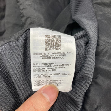 【Men's M ブラック系】 Arcteryx ( アークテリクス ) アトム SL フーディ Atom SL Hoody 化繊ダウン ウェア トップス アウター ジャケット 化繊インサレーション z00057198  化繊インサレーション アウター ジャケット