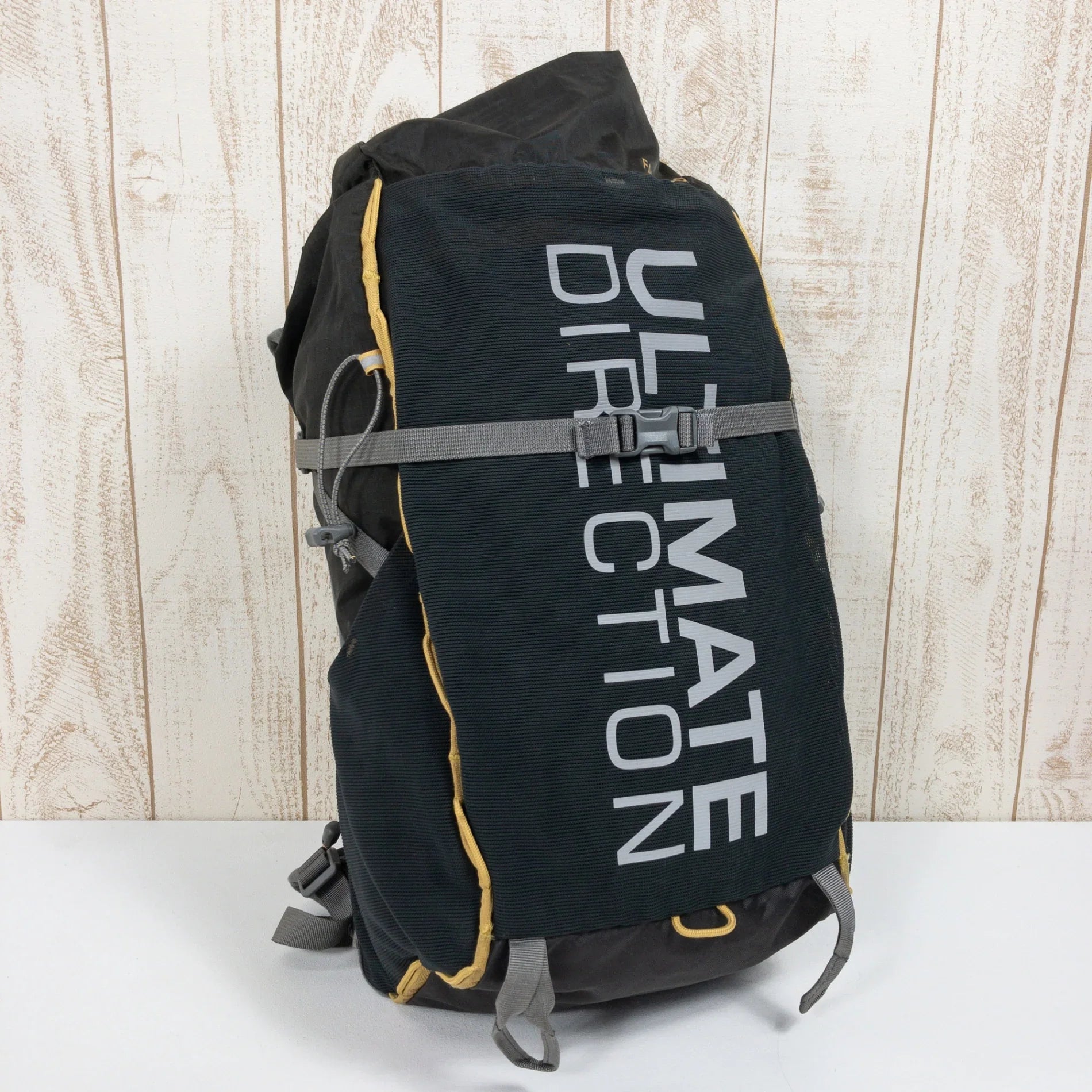【S/M グレー系】 Ultimate Direction ( アルティメイトディレクション ) ファストパック 25 Fastpack 25 グラファイト バッグ ストレージ バックパック デイパック 容量【～29L】 z00051159 グラファイト - 【公式】2ndGEAR（セカンドギア）Webショップ【登山用品・アウトドア用品専門 買取販売店】
