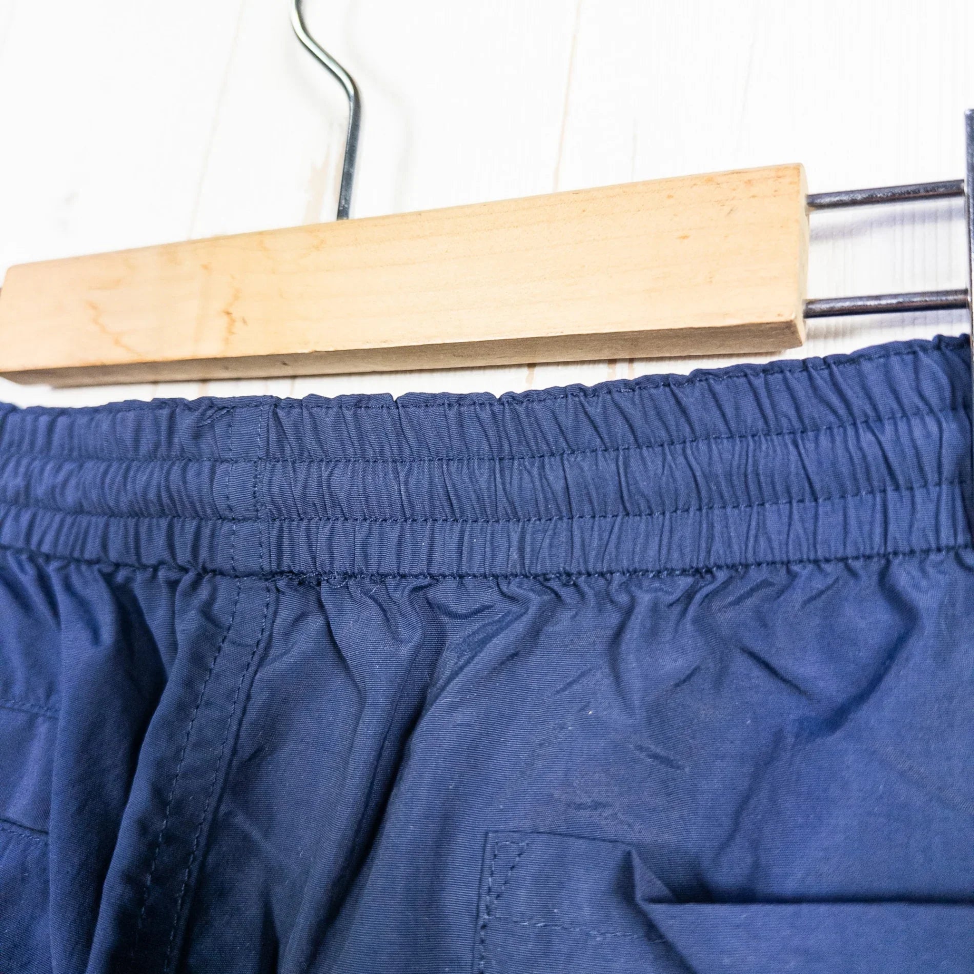 【Unisex M ネイビー系】 Burlap Outfitter（バーラップアウトフィッター） トラックパンツ ソリッド TRACK PANT SOLID ナイロン ウェア ボトムス ロングパンツ z00052608 ロングパンツ ボトムス ウェア - 【公式】2ndGEAR（セカンドギア）Webショップ【登山用品・アウトドア用品専門 買取販売店】