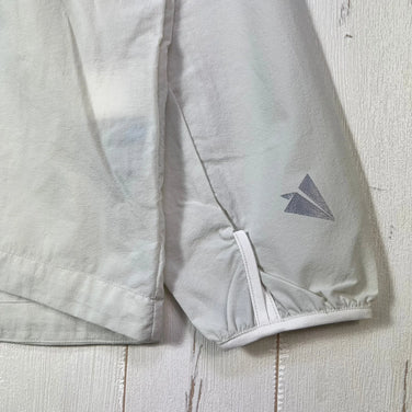 男女通用中号象牙色 Paper Sky Wear Wind Shell 连帽衫，ECRU 尼龙，软壳夹克，外套，z00053704，ECRU