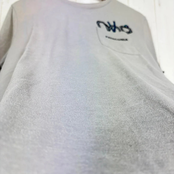 【Men's M グレー系】 Patagonia ( パタゴニア ) オーガニックコットン ポケット カラビナ ティー Organic Cotton Poket Carabiner Tee オーガニックコットン ウェア トップス インナー シャツ ショートスリーブ