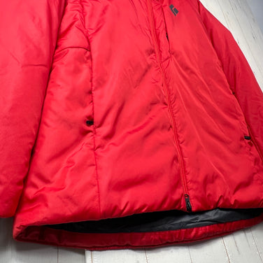 【Women's S レッド系】 Black Diamond ( ブラックダイヤモンド ) ビレイパーカー Belay Parka Coral Red ウェア トップス アウター ジャケット 化繊インサレーション プリマロフト・ゴールド・インサレーション・クロスコア
