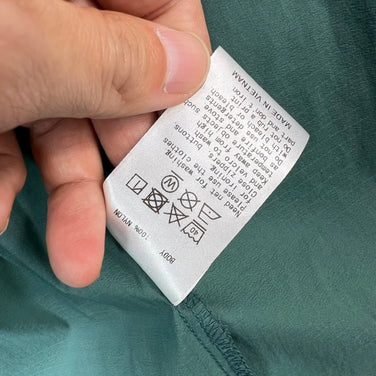 Teton Bros Men's Wind River Hoody, Size M, Green. Nylon outerwear jacket with windshell construction. Product code: z00054408.