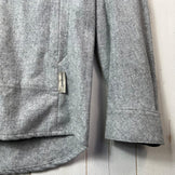 Norrona Tamok 男女通用中灰色羊毛纯色衬衫 2313 Drizzle Melange。难得一见的羊毛上衣、内衣、长袖衬衫。