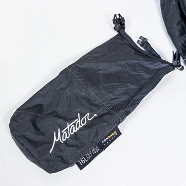 【OneSize ブラック系】 Matador ( マタドール ) フリーフライ16 Freefly 16 ナイロン バッグ ストレージ バックパック デイパック 容量【～29L】 z00053435  デイパック 容量【～29L】 バックパック バッグ ストレージ