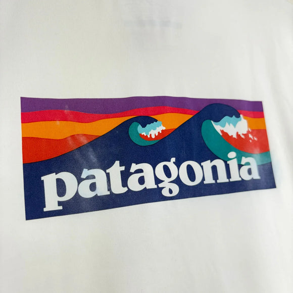 【Women's S ホワイト系】 2021 Patagonia ( パタゴニア ) キャプリーン クール デイリー グラフィック シャツ Capilene Cool Daily Graphic Shirt BOLW / Boardshort Logo: White 吸