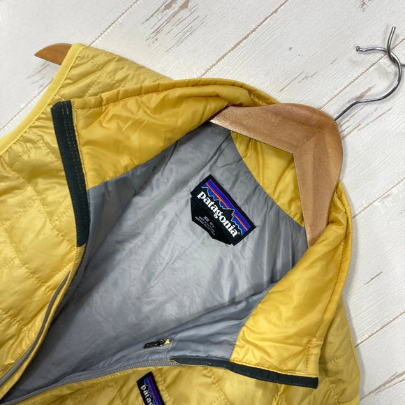 【Men's XS イエロー系】 2023 Patagonia ( パタゴニア ) ナノパフ ベスト Nano Puff Vest SUYE ポリエステル ウェア トップス ベスト 化繊インサレーション z00059789 SUYE 化繊インサレーション ベスト トッ