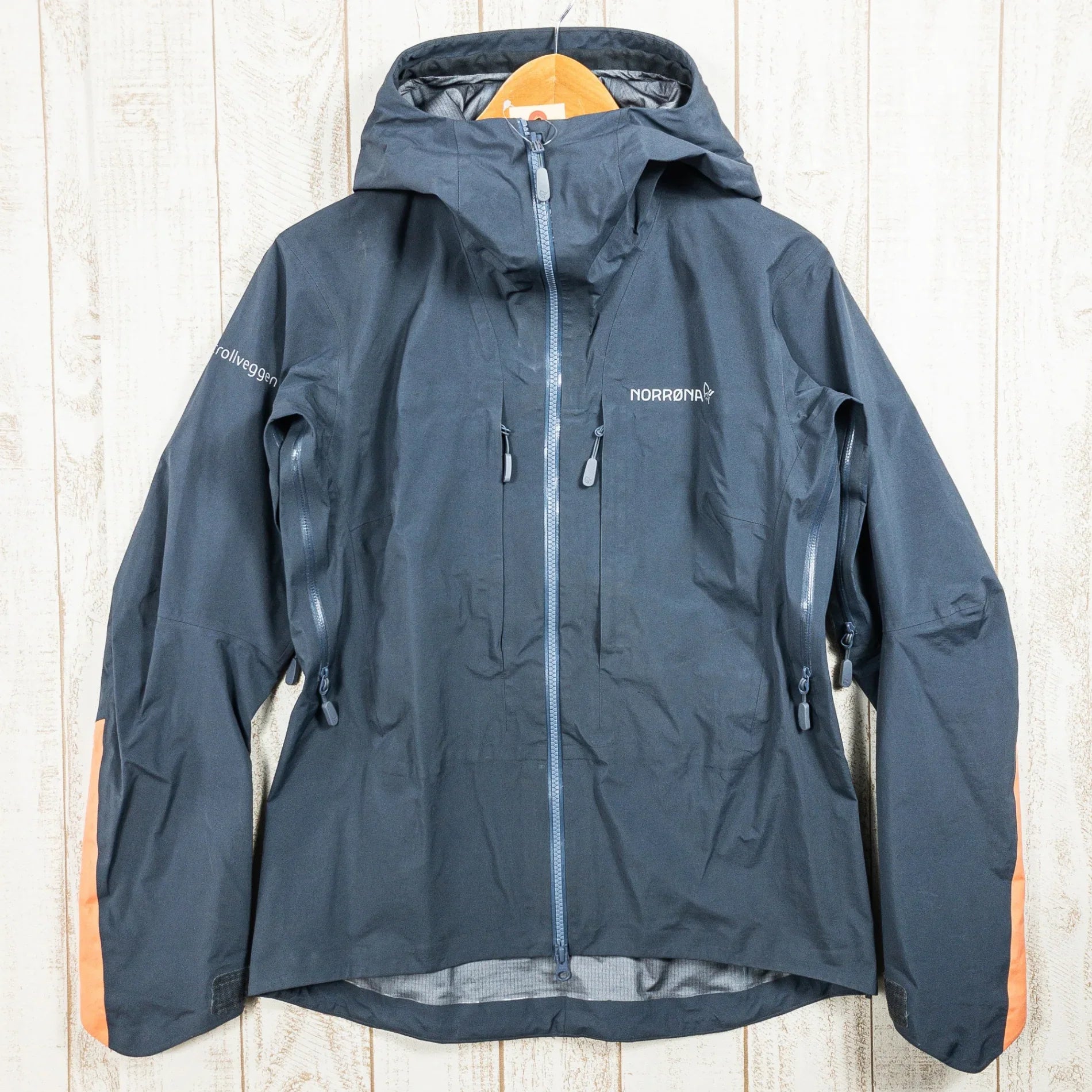 【Women's S グレー系】 Norrona ( ノローナ ) トロールヴェゲン ゴアテックス プロ ライト ジャケット trollveggen Gore-Tex Pro Light Jacket ナイロン ウェア トップス アウター ジャケット ハードシェル G - 【公式】2ndGEAR（セカンドギア）Webショップ【登山用品・アウトドア用品専門 買取販売店】