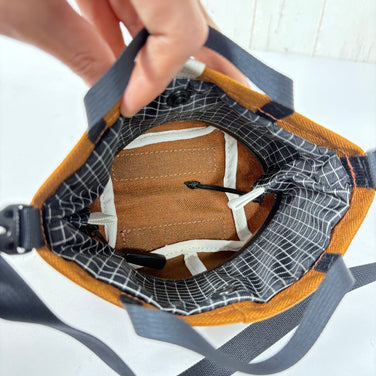 【OneSize ブラウン系】 Rawlow Mountain Works ( ロウロウマウンテンワークス ) チビチビ トート Tibi Tibi Tote ナイロン バッグ ストレージ サコッシュポーチ z00056717  サコッシュポーチ バッグ ストレージ