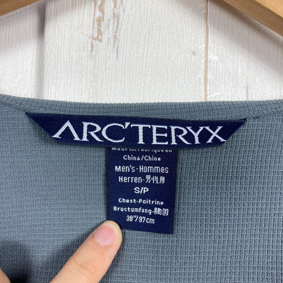 【Men's S グリーン系】 2000s Arcteryx ( アークテリクス ) イプシロン AR ジャケット Epsilon AR Jacket 生産終了モデル 入手困難 ポリエステル ウェア トップス アウター ジャケット ソフトシェル z00053775