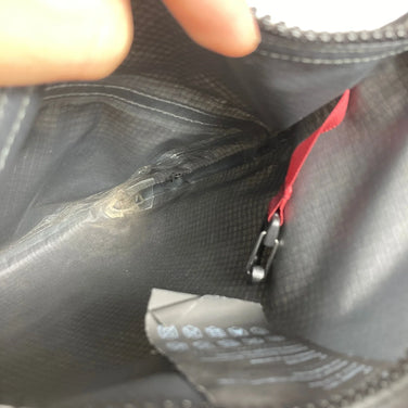 【OneSize グレー系】 Klattermusen ( クレッタルムーセン ) フリッド ウォータープルーフ アクセサリバッグ 1.5L Hrid Wp Accessory Bag 1.5L ショルダーバッグ サコッシュ ショルダーポーチ サッチェル 2221