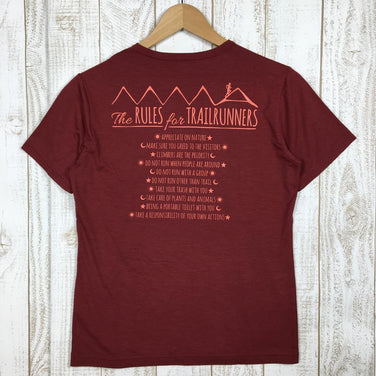 【Unisex XS レッド系】 Mountain Martial Arts | Mma ( マウンテンマーシャルアーツ ) シェア・ザ・トレイルズ Tシャツ Share The Trails Tee Unisex 化繊 ショートスリーブTシャツ クルーネック イン - 【公式】2ndGEAR（セカンドギア）Webショップ【登山用品・アウトドア用品専門 買取販売店】