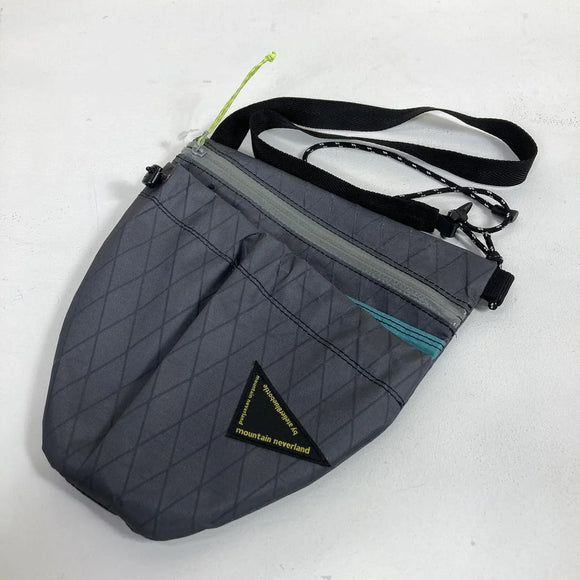 【OneSize グレー系】 Atelier Blue Bottle ( アトリエブルーボトル ) ハイカーズ サコッシュ 05 Hiker'S Sacoche-05 サッチェル ショルダー ポーチ ショルダーバッグ バッグ ストレージ - 【公式】2ndGEAR（セカンドギア）Webショップ【登山用品・アウトドア用品専門 買取販売店】