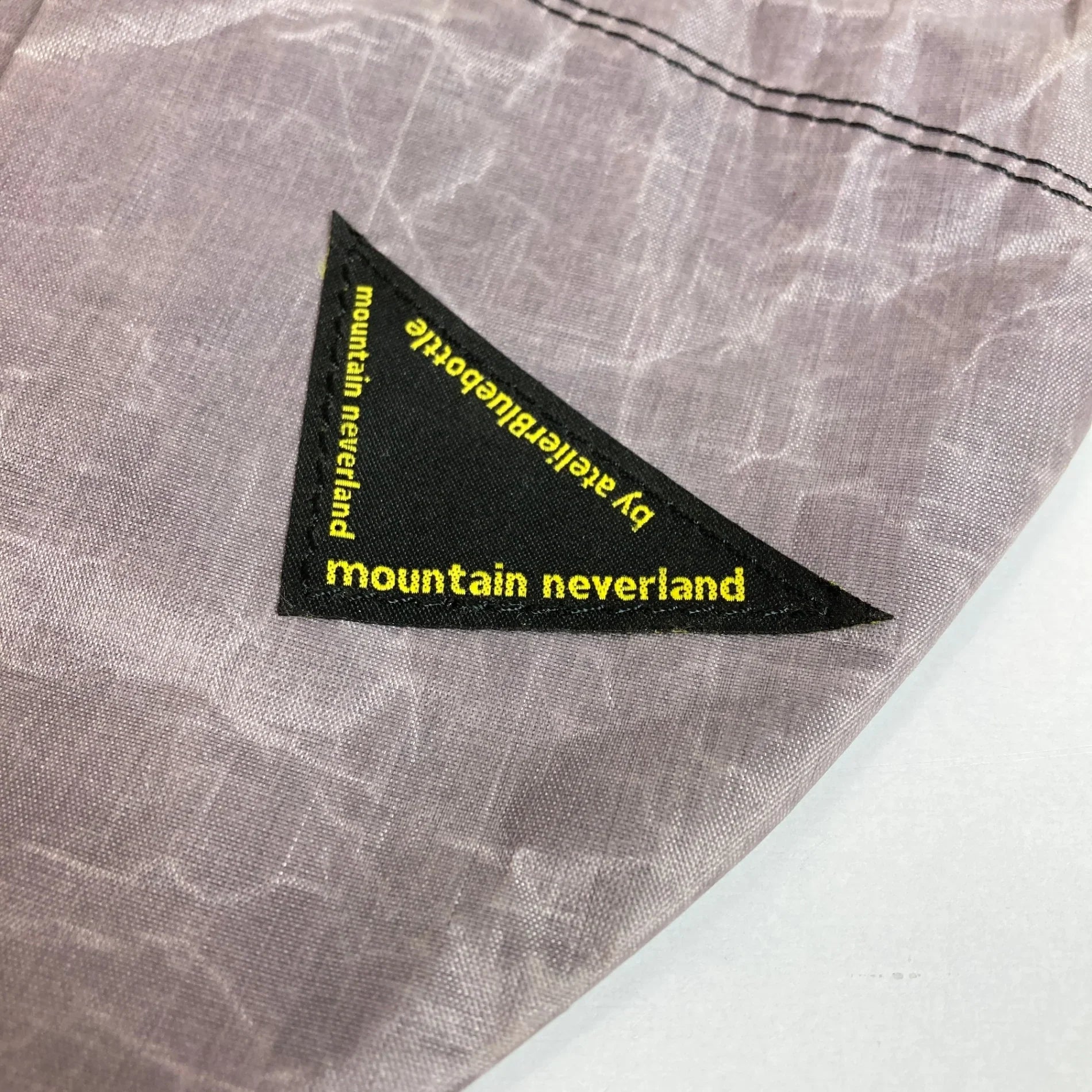 【OneSize グレー系】 Atelier Blue Bottle ( アトリエブルーボトル ) ハイカーズサコッシュ 05DCF Hiker’s SACOCHE-05DCF ライトグレー / LIGHT GRAY 入手困難 ナイロン バッグ ストレージ サコッ - 【公式】2ndGEAR（セカンドギア）Webショップ【登山用品・アウトドア用品専門 買取販売店】