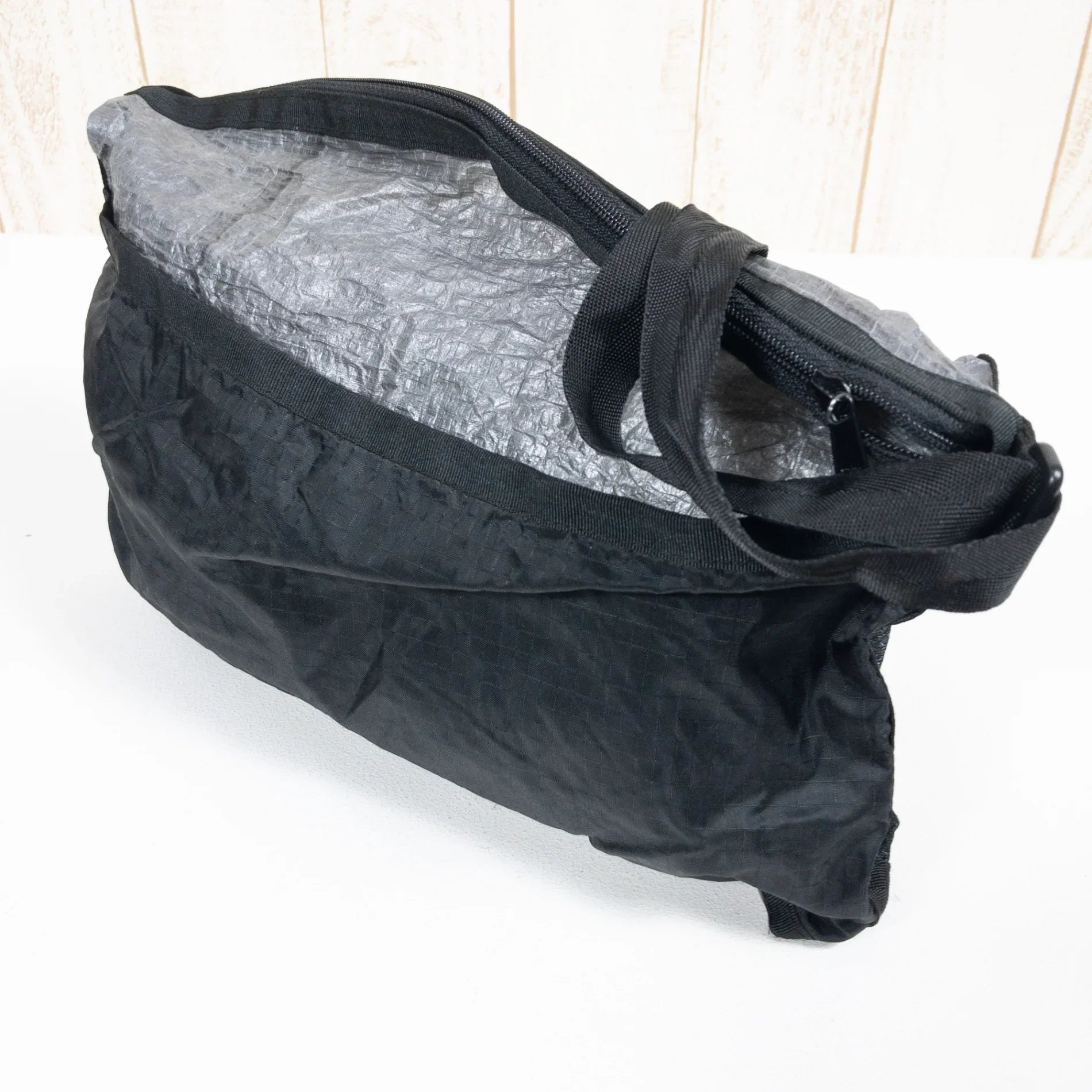 【OneSize グレー系】 Locus Gear ( ローカスギア ) ナノス DCF 入手困難 バッグ ストレージ サコッシュポーチ DCF ( ダイニーマ・コンポジット・ファブリック / キューベンファイバー ) z00051664 サコッシュポーチ バッ - 【公式】2ndGEAR（セカンドギア）Webショップ【登山用品・アウトドア用品専門 買取販売店】