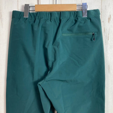 The North Face Verb Pant, Women's Size L, Green. This nylon softshell long pants are perfect for bottoms. Product code: z00054127.