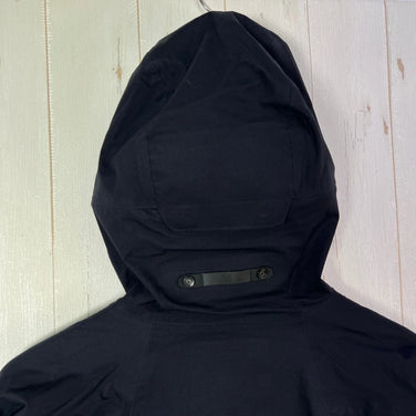 Mountain Hardwear Drystein Jacket, Men's Size M, Black. This nylon outerwear jacket is a hardshell jacket. Product code: z00053559.