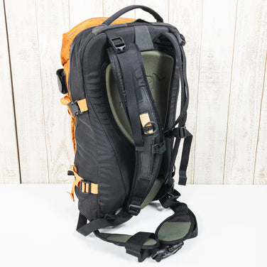 【Regular オレンジ系】 Arcteryx ( アークテリクス ) サイロ 30 Silo 30 バックパック 生産終了モデル 入手困難 5391 デイパック 容量【～29L】 バックパック バッグ ストレージ - 【公式】2ndGEAR（セカンドギア）Webショップ【登山用品・アウトドア用品専門 買取販売店】