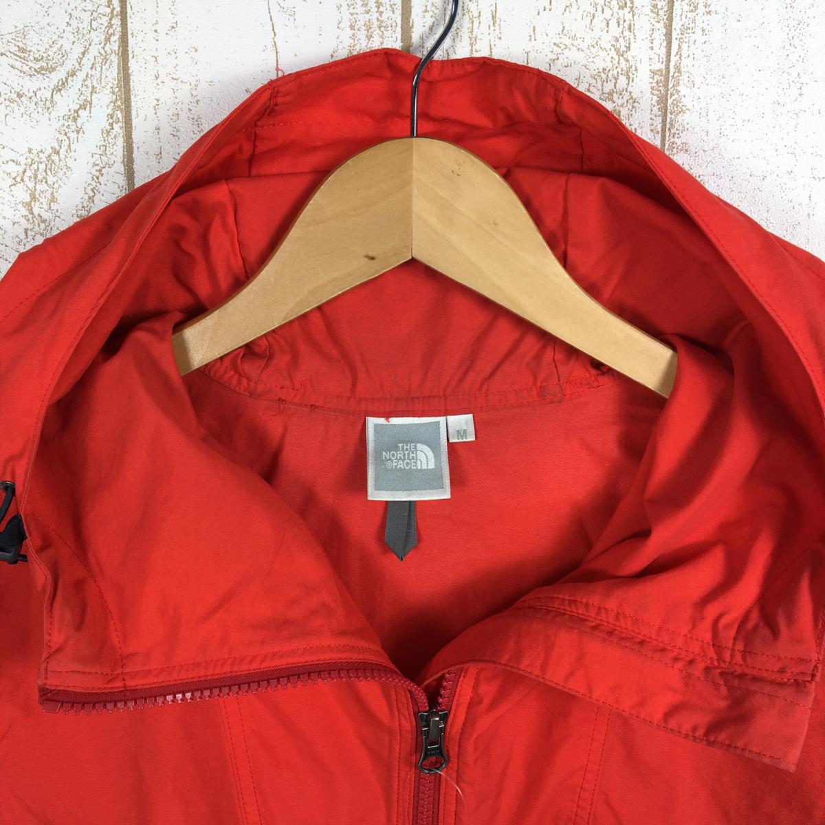 【Women's M レッド系】 The North Face ( ザ・ノースフェイス ) コンパクト ジャケット Compact Jacket ウィンドシェル フーディ NPW21230 Asian Women's  ウィンドシェル アウター ジャケット トップス