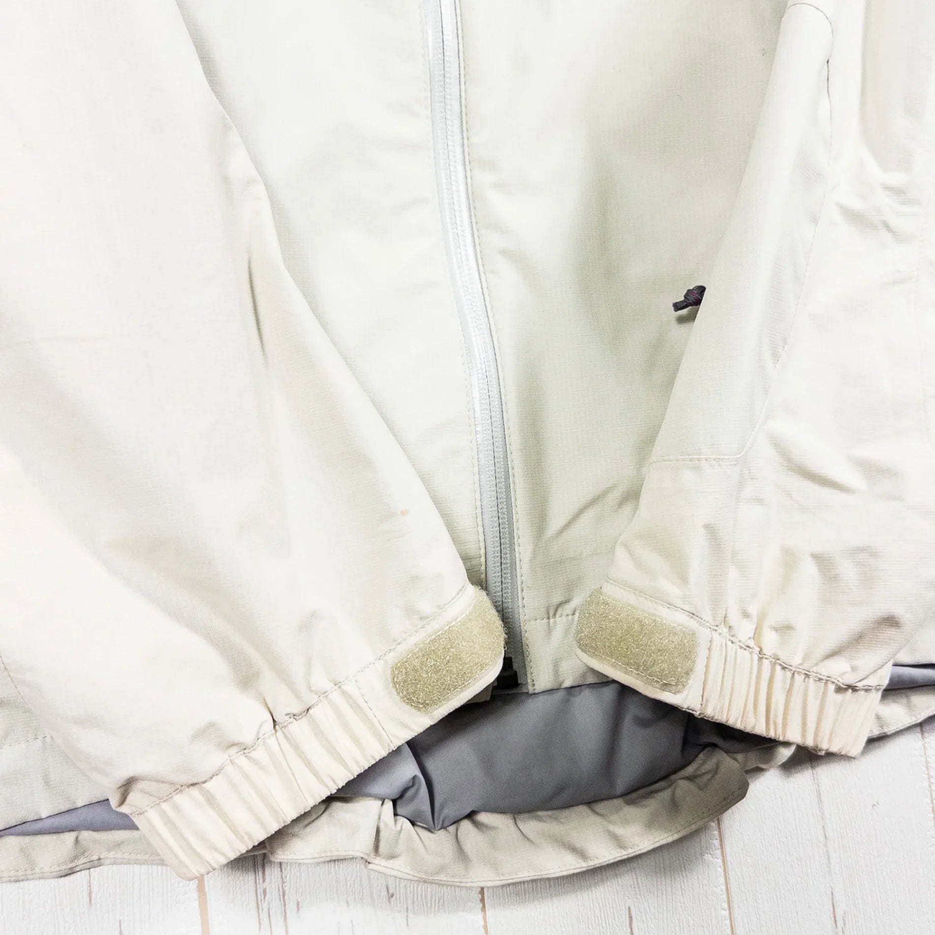 【Women's M アイボリー系】 Montbell ( モンベル ) ストーム ジャケット Storm Jacket 化繊インサレーション ハードシェル ナイロン ウェア トップス アウター ジャケット ハードシェル z00052685 ハードシェル アウター ジャ - 【公式】2ndGEAR（セカンドギア）Webショップ【登山用品・アウトドア用品専門 買取販売店】