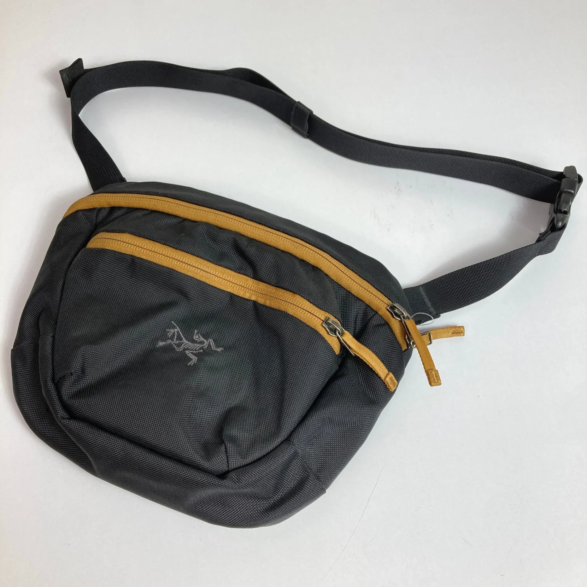 【OneSize ブラック系】 Arcteryx ( アークテリクス ) マカ 2 ウエストパック MAKA 2 WAISTPACK ナイロン バッグ ストレージ サコッシュポーチ z00052617 サコッシュポーチ バッグ ストレージ - 【公式】2ndGEAR（セカンドギア）Webショップ【登山用品・アウトドア用品専門 買取販売店】