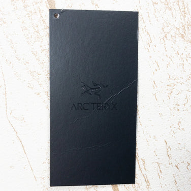 【Men's XS ブラック系】 Arcteryx ( アークテリクス ) キャプティブ アークワード ロングスリーブ Captive Arc Word Long Sleeve オーガニックコットン X000006544 Men's コットン ロングスリーブTシャツ - 【公式】2ndGEAR（セカンドギア）Webショップ【登山用品・アウトドア用品専門 買取販売店】