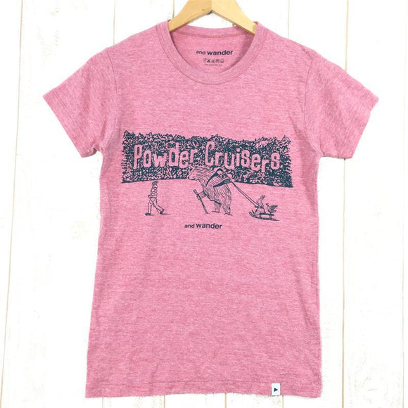 【Unisex 1 レッド系】 And Wander ( アンドワンダー ) パウダー クルーザー Tシャツ AW43-JT067 Unisex コットン ショートスリーブTシャツ クルーネック インナー シャツ トップス ウェア - 【公式】2ndGEAR（セカンドギア）Webショップ【登山用品・アウトドア用品専門 買取販売店】