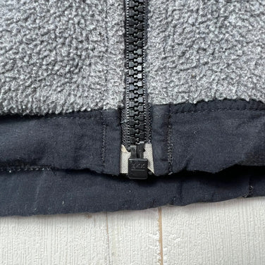 北面 Denali 夹克（男款，L 码，灰色）——已停产，难觅踪迹——符合欧美标准。尼龙抓绒外套。产品代码：z00054491。