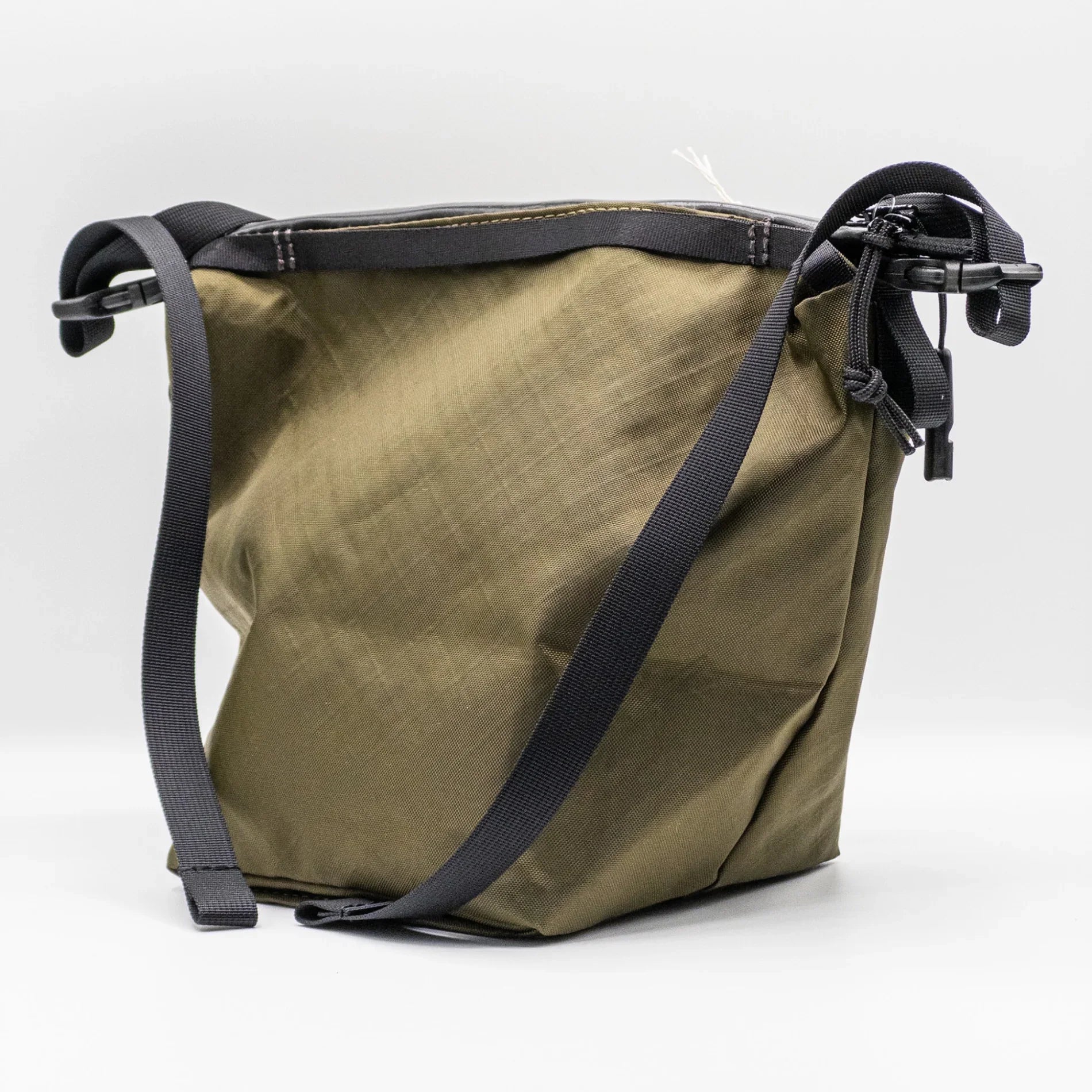 【OneSize グリーン系】 Okara ( オカラ ) トムテ エコパック Tomte ECOPAK オリーブ ナイロン バッグ ストレージ サコッシュポーチ ECO PAK EPX200 ( エコパック EPX200 ) z00052125 オリーブ サコッシ - 【公式】2ndGEAR（セカンドギア）Webショップ【登山用品・アウトドア用品専門 買取販売店】