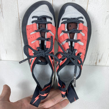 Evolv Geshido Lace 女款 23.5cm 粉色/珊瑚色/白色攀岩鞋，货号 z00054594，珊瑚色/白色