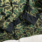 The North Face Scoop 夹克，男款 L 码，绿色。迷彩尼龙外套，硬壳夹克 (z00053870)。