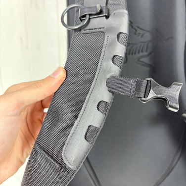 【OneSize ブラック系】 Arcteryx ( アークテリクス ) アロー 22 バックパック Arro 22 Backpack ナイロン バッグ ストレージ バックパック デイパック 容量【～29L】 z00054945  デイパック 容量【～29L】 バッ