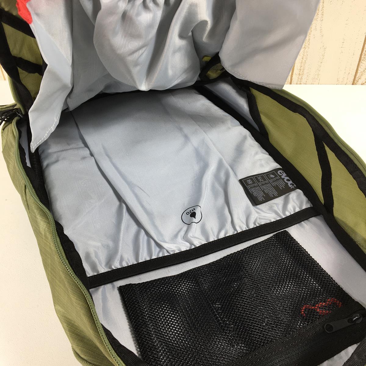 エボック / イーボック ライン 18L evoc LINE 18L バックカントリー スキー スノーボード バックパック デイパック Heather Light / Olive グリーン系