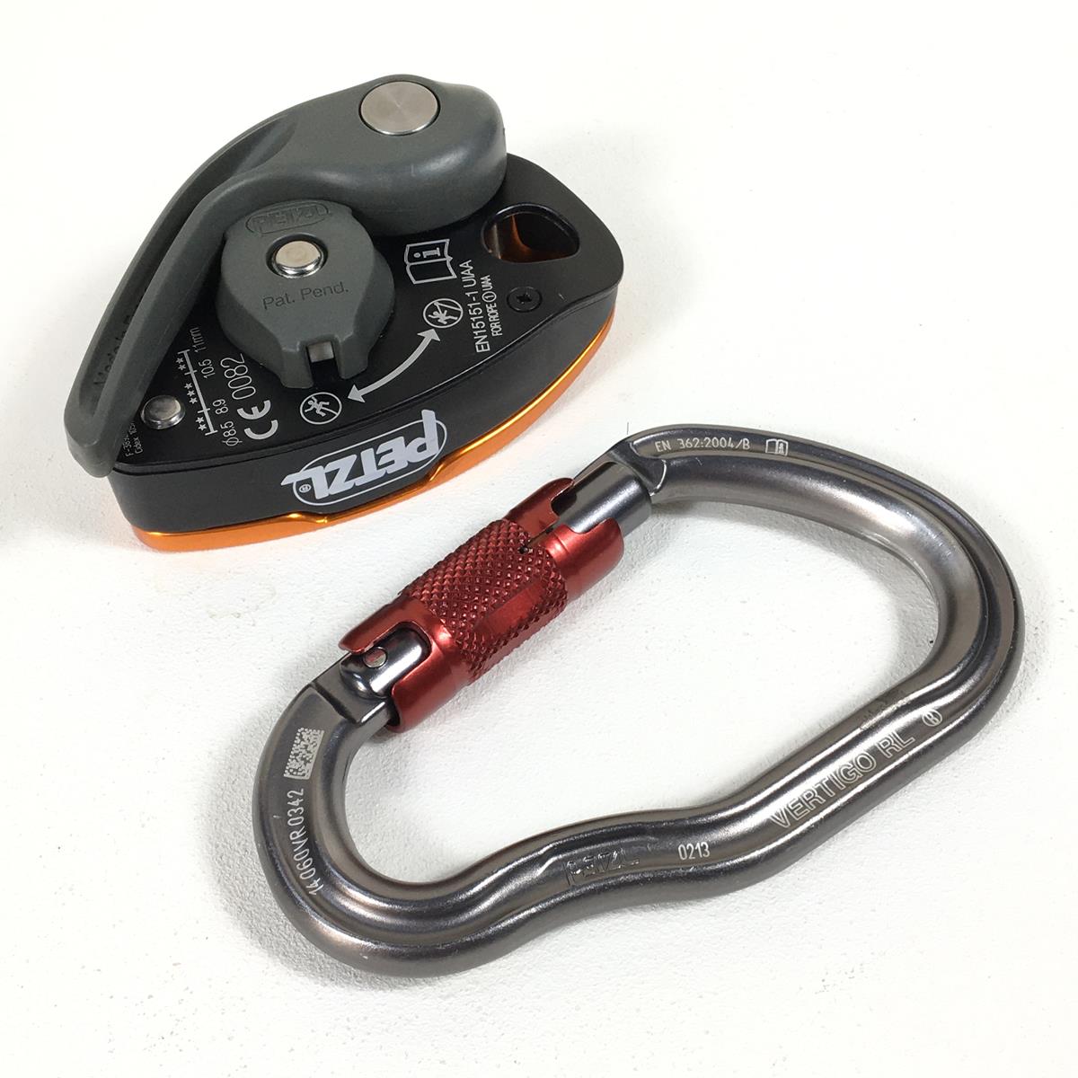 ペツル グリグリプラス Grigri Plus + ヴェルティゴ RL Vertigo RL ツイストロックカラビナ セット PETZL D13A オレンジ系