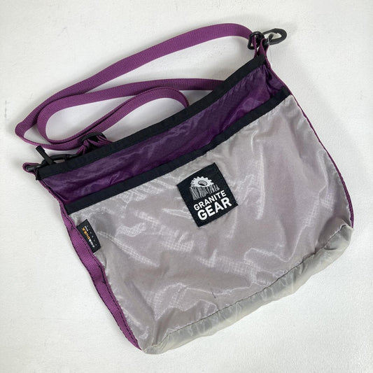 グラナイトギア ハイカー サチェル ラージ HIKER SATCHEL LARGE サコッシュ サッチェル ショルダーポーチ ショルダーバッグ GRANITE GEAR Grape / white パープル系