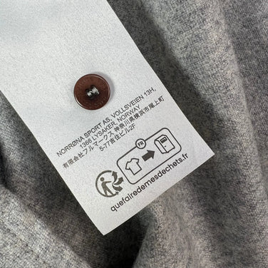 Norrona Tamok 男女通用中灰色羊毛纯色衬衫 2313 Drizzle Melange。难得一见的羊毛上衣、内衣、长袖衬衫。