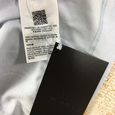 【Men's XS ブルー系】 Arcteryx ( アークテリクス ) アークワード ロゴ ショートスリーブ Arc'Word Logo Ss Tシャツ X000007991 International Men's 020814 Daybreak コットン ショー - 【公式】2ndGEAR（セカンドギア）Webショップ【登山用品・アウトドア用品専門 買取販売店】