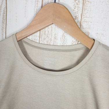 【Women's XS ベージュ系】 Arcteryx ( アークテリクス ) ティーマ クルー ショートスリーブ Taema Crew SS ポリエステル ウェア トップス インナー シャツ ショートスリーブシャツ 化繊 z00050688 化繊 ショートスリーブシャ - 【公式】2ndGEAR（セカンドギア）Webショップ【登山用品・アウトドア用品専門 買取販売店】