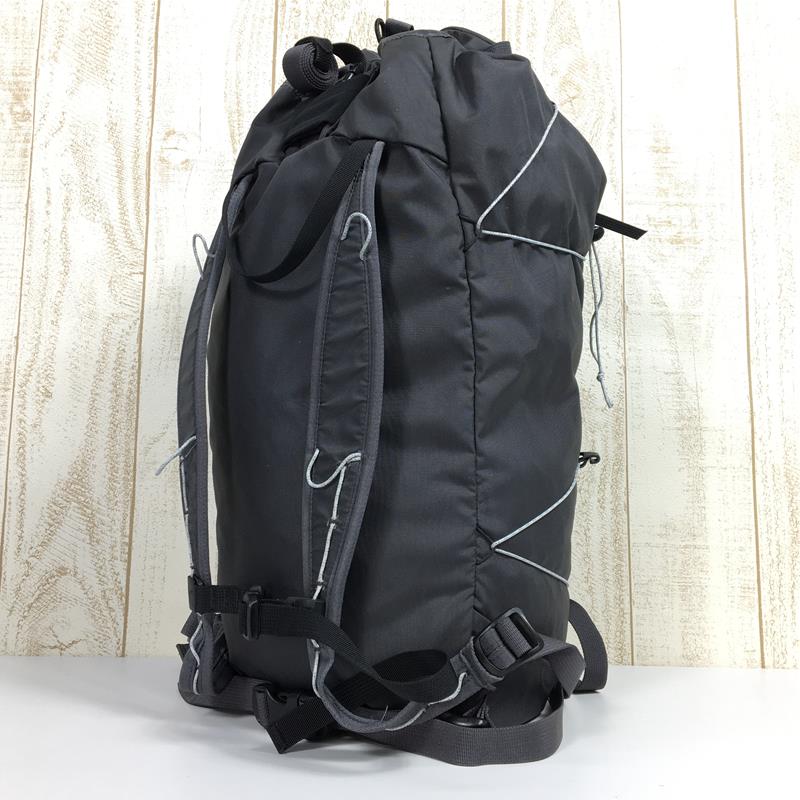 Arcteryx cierzo hotsell 18 backpack